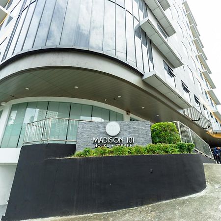 Madison 101 Hotel + Tower Кесон-Сіті Екстер'єр фото