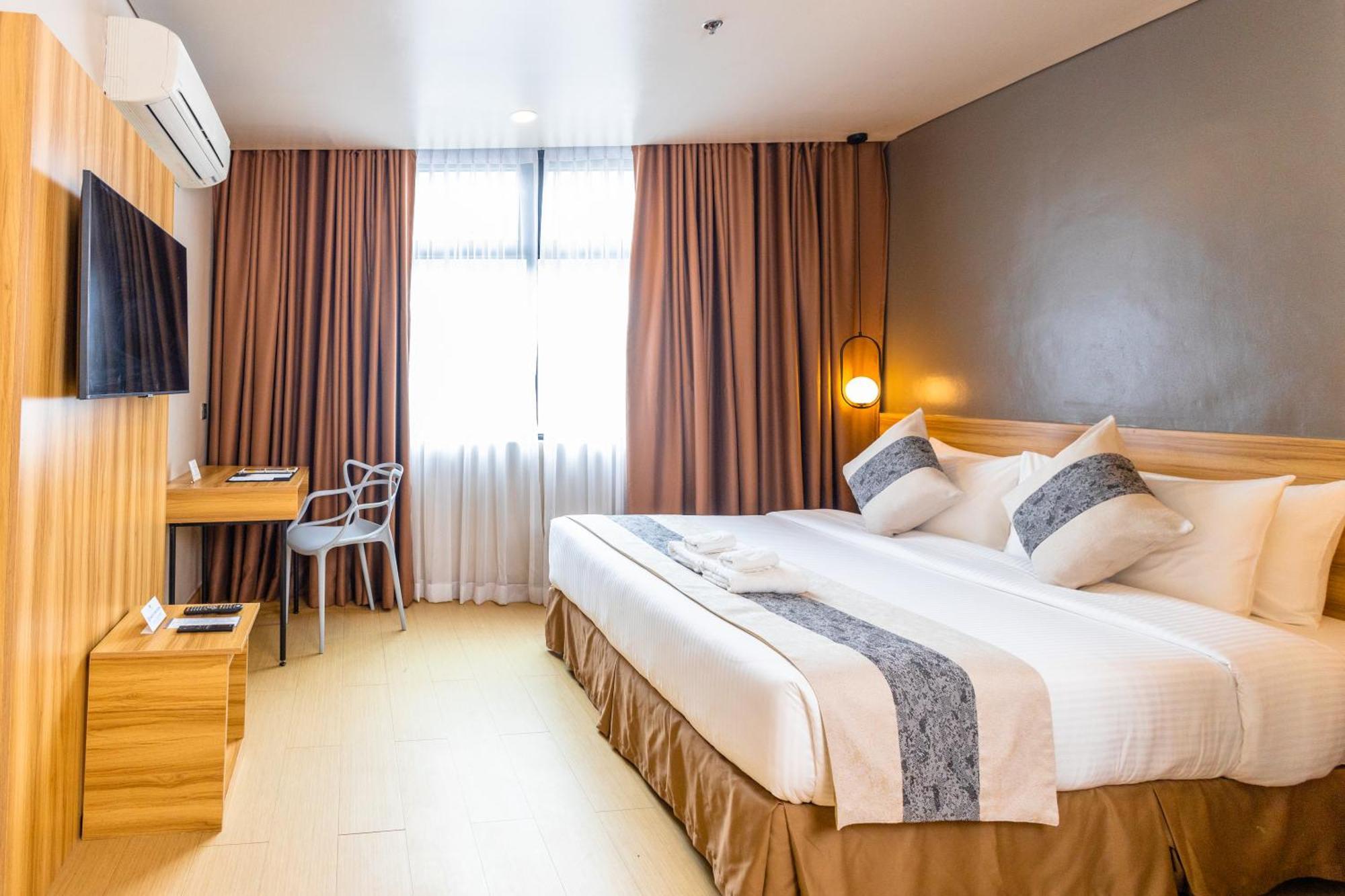 Madison 101 Hotel + Tower Кесон-Сіті Екстер'єр фото