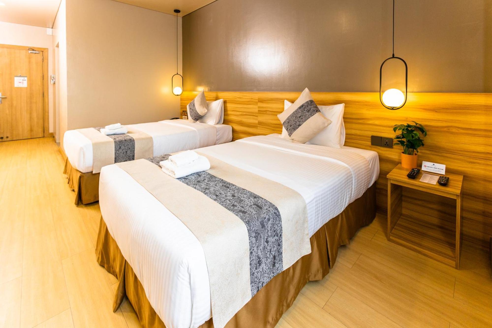 Madison 101 Hotel + Tower Кесон-Сіті Екстер'єр фото