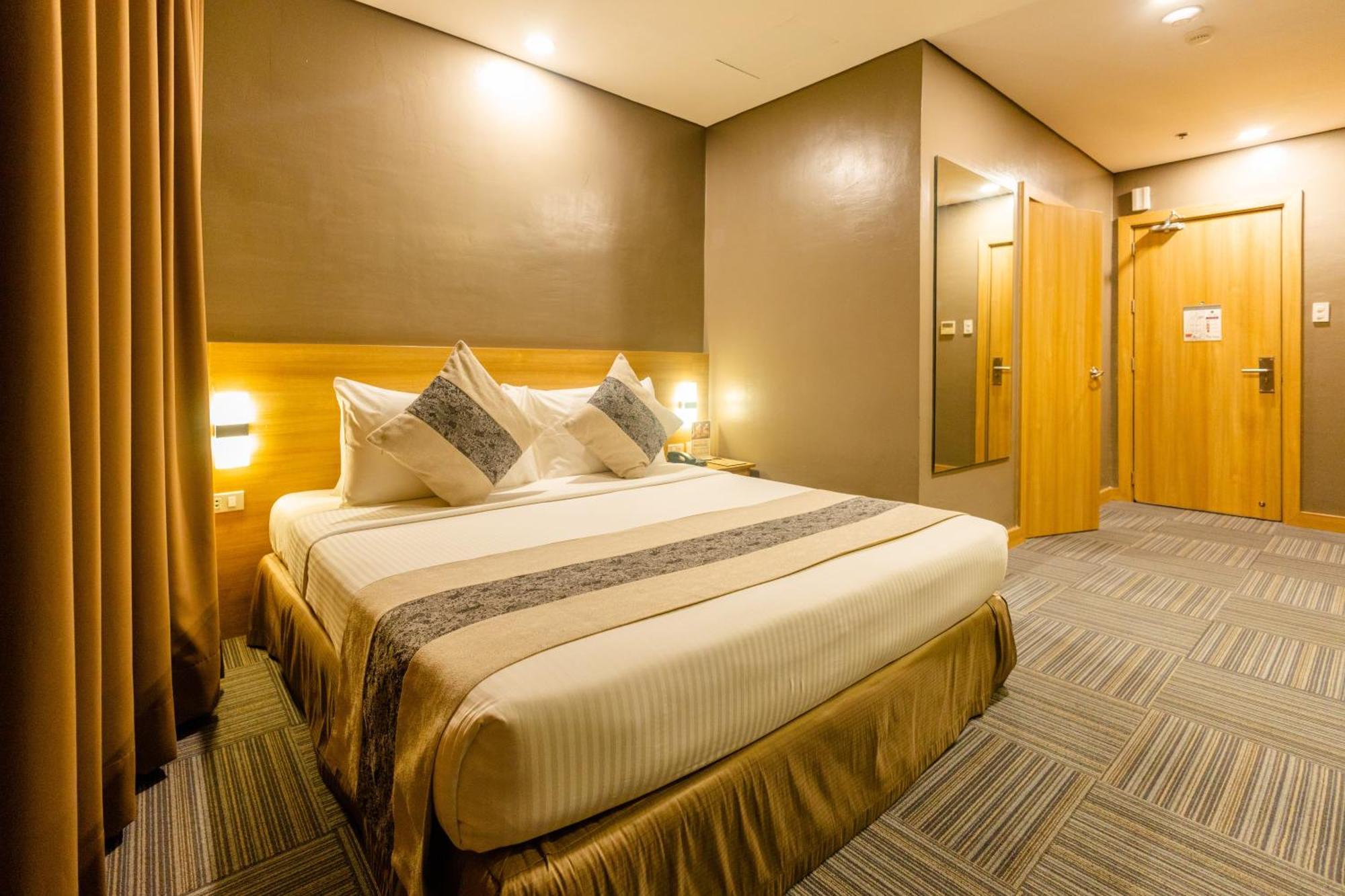 Madison 101 Hotel + Tower Кесон-Сіті Екстер'єр фото