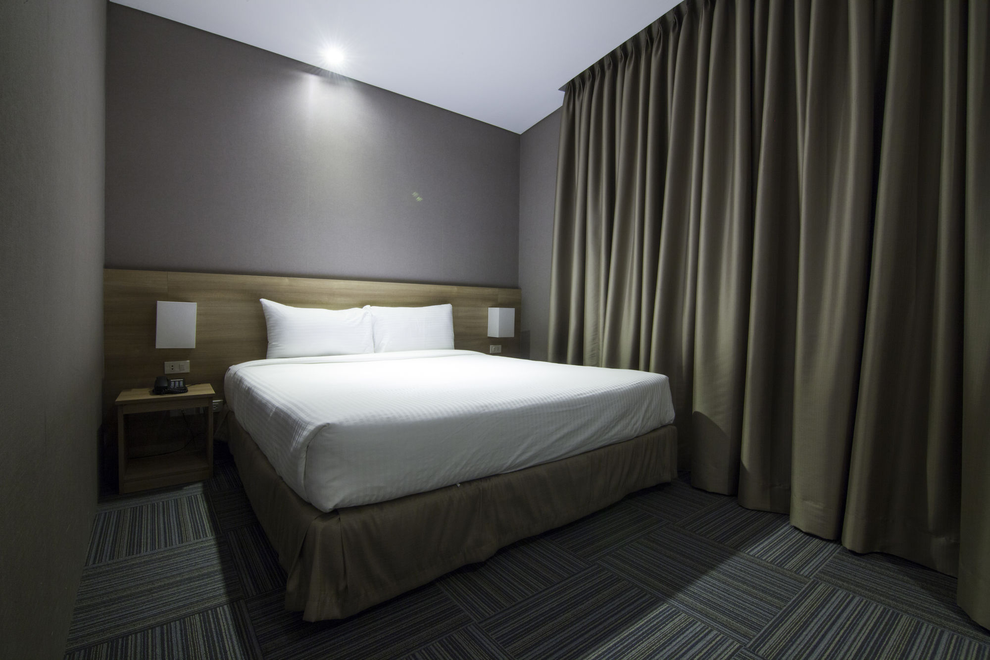 Madison 101 Hotel + Tower Кесон-Сіті Екстер'єр фото